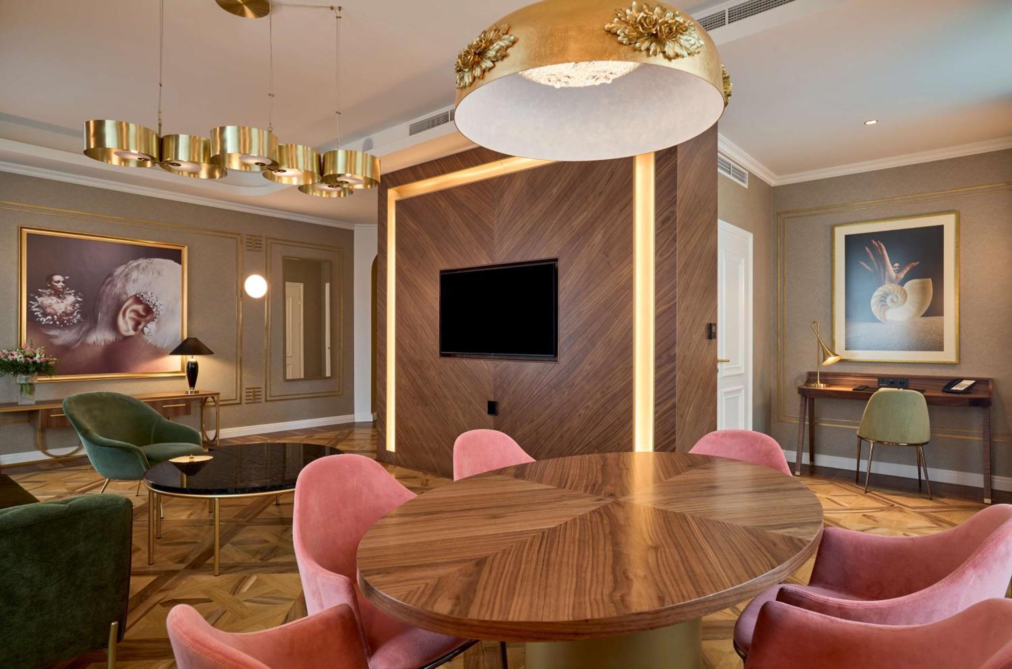 Hotel Saski Krakow Curio Collection By Hilton Exterior foto The interior of the hotel
